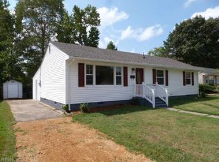 29 Leicester Ter, Hampton, VA 23666