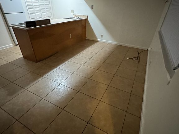 3rd image of 219 E Park St #114