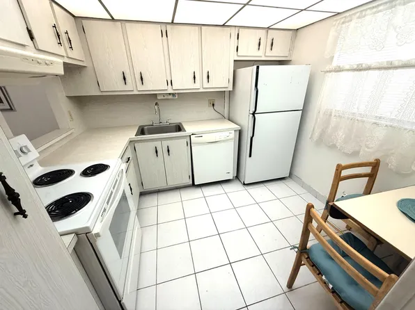 3050 Holiday Springs Boulevard #111, Margate, FL 33063