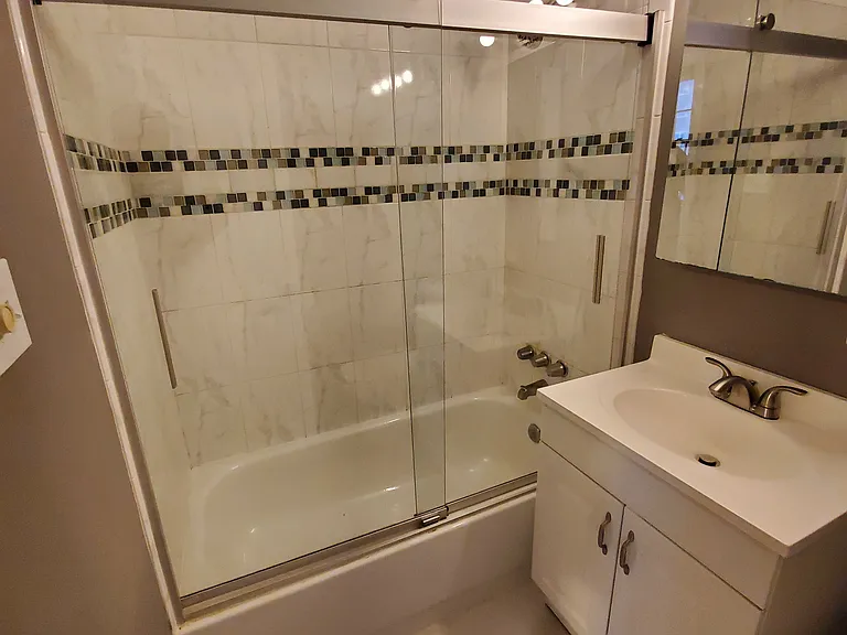 201 Massachusetts Ave NE #202 — Photo 8