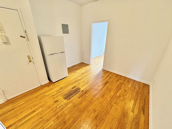 5th image of 79 Sullivan St APT 3D