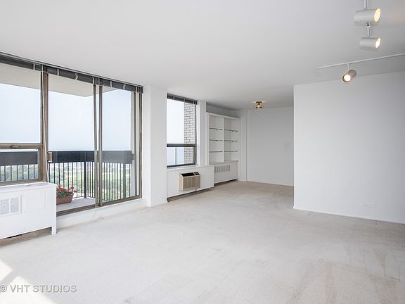 4th image of 1460 N Sandburg Ter APT 2812
