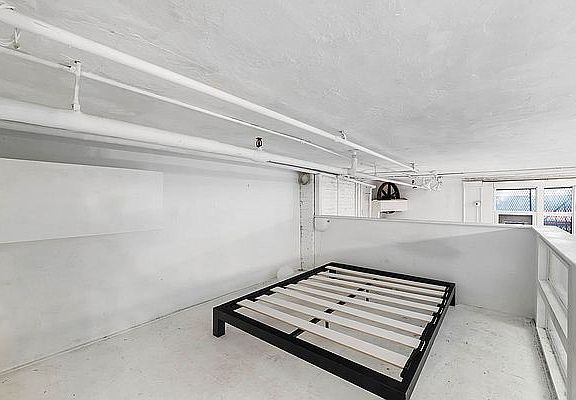 5th image of 654 Broadway #6R
