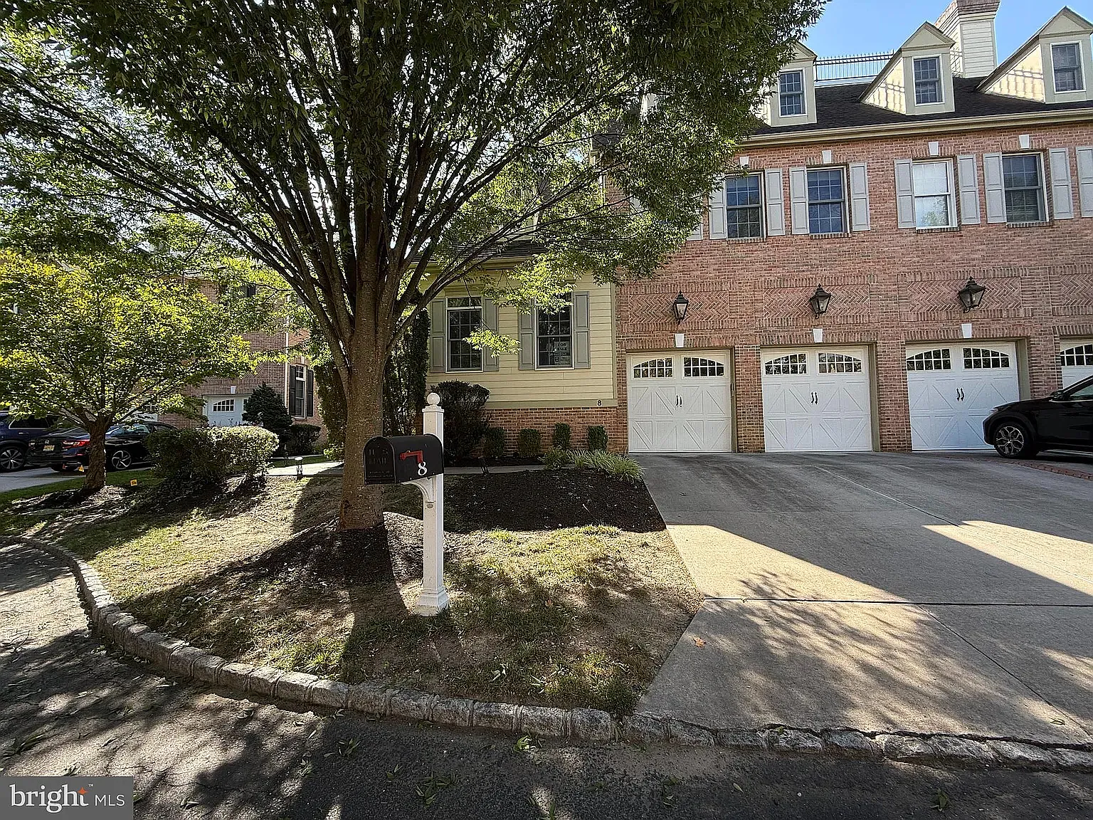 8 Collins Mill Ct — Photo 2