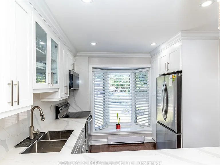350 Camelot Ct #38 — Photo 15