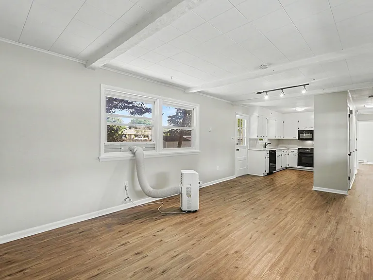 7610 Grove Ave — Photo 8