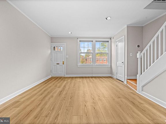 3rd image of 1400 S Edgewood St APT 527