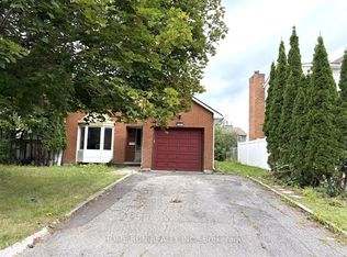 1201 Saint Moritz Ct, Ottawa, ON K1C 2B2