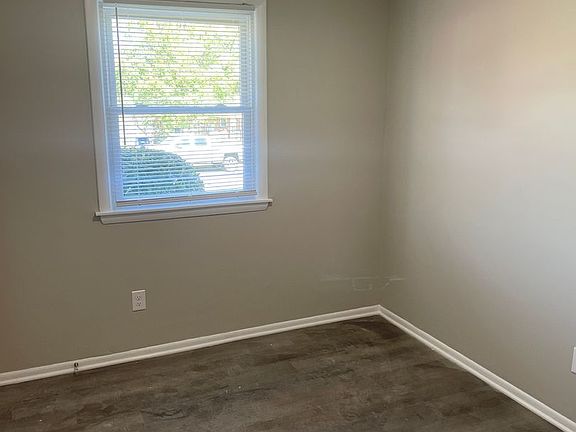 5th image of 1008 Claremont Ave