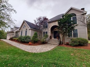 44 Simond Hill Rd, Hubbardston, MA 01452