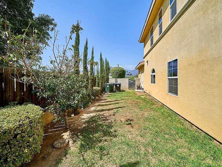 2577 Mountain Ave — Photo 44