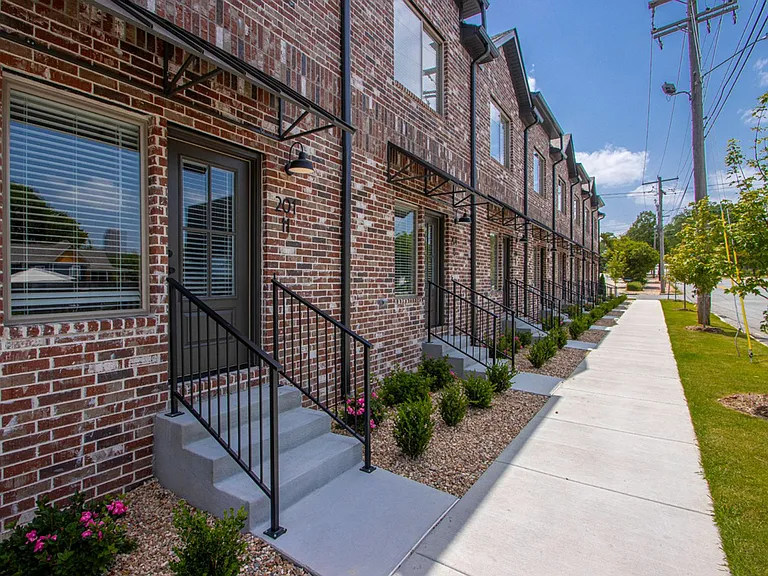 SOMA Area, Little Rock - 2 Bedroom - New Construction Luxury Townhomes — Photo 10