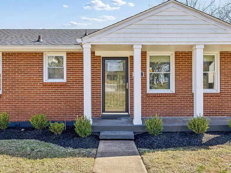 833 Rose Park Dr — Photo 2