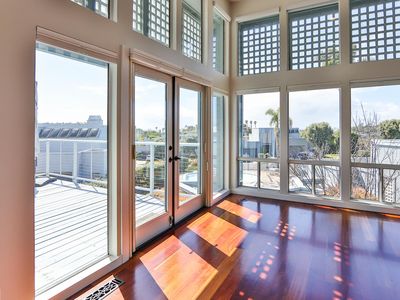 1030 America Way, Del Mar, CA, 92014