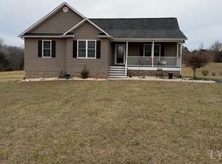 216 Avery Ln, Appomattox, VA 24522