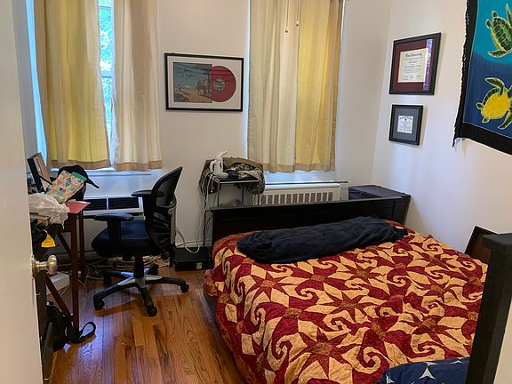 2nd image of 216 E 77th St APT 3C