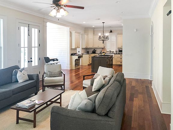 Informal Living/Kitchen/Eat In