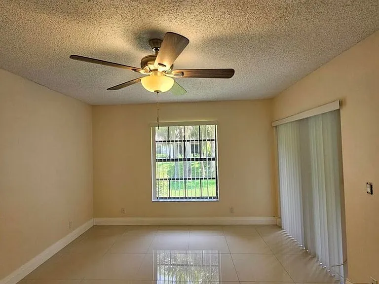 480 Hardwood Pl — Photo 11
