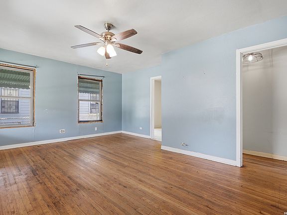 3rd image of 2139 TEXAS AVE