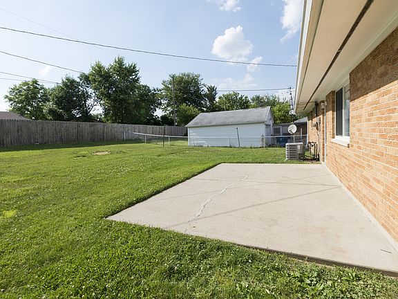 3rd image of 7129 Cronk Dr