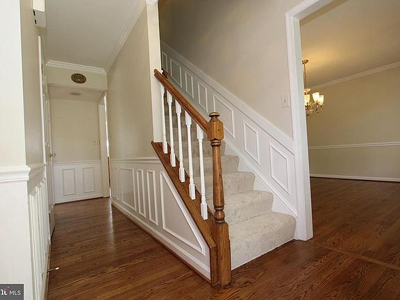 5th image of 8102 Claiborne Ct