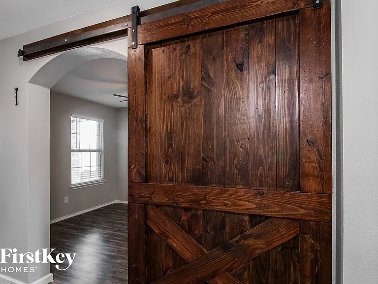 1307 Bent Grass Dr — Photo 13