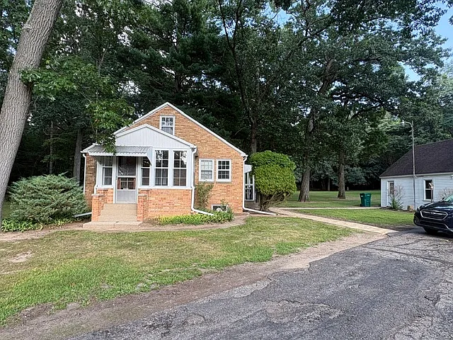 2 bed, 1052 sqft, $1,350 — Photo 3