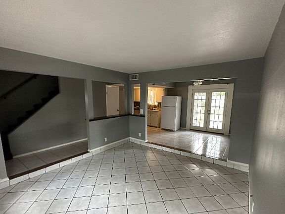 4th image of 2616 Gull Ave