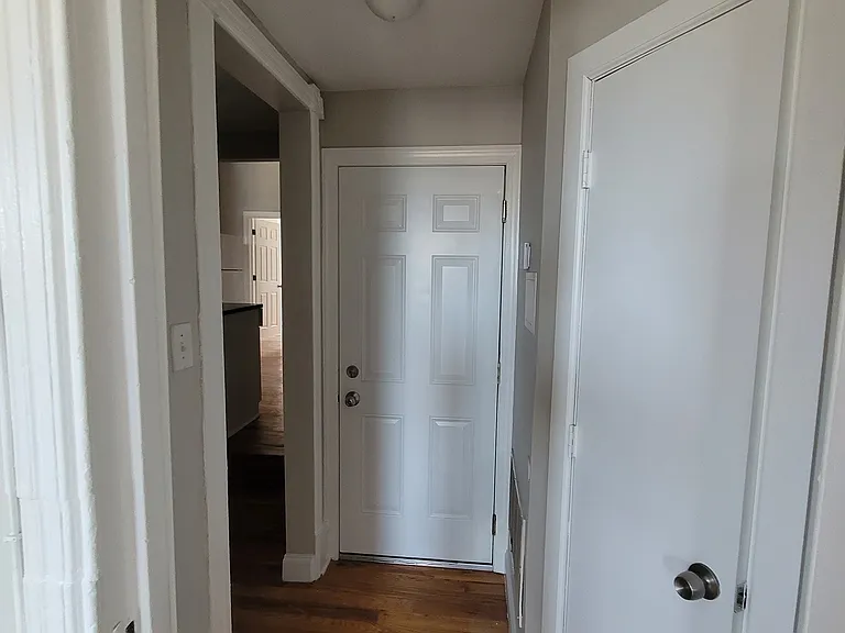 637 N 32nd St — Photo 12