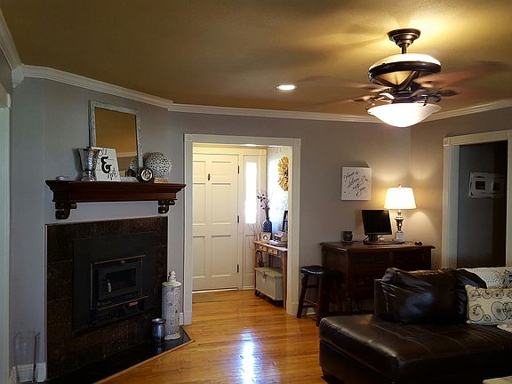 4th image of 15017 Glenn Ave