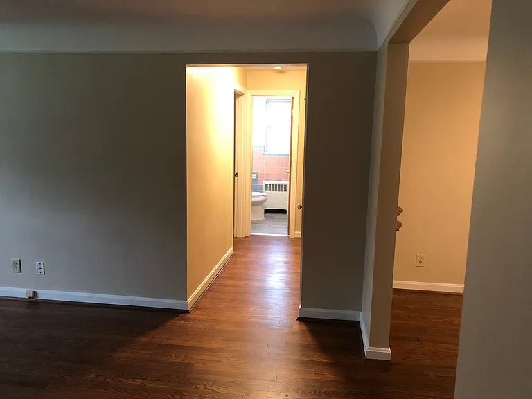 5562 Beechmont Ave — Photo 7