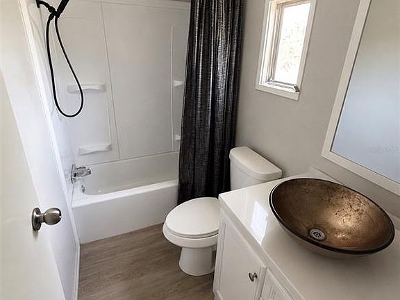 4th image of 35 Sunset Cir