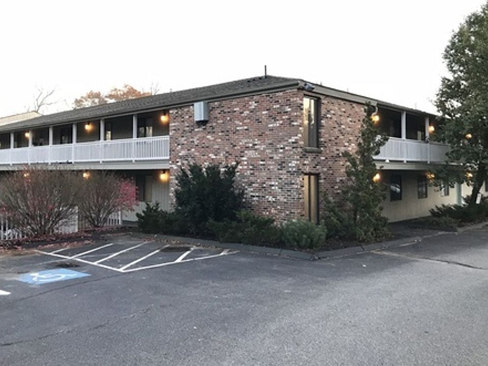 1st image of 5 Town Beach Rd APT 3