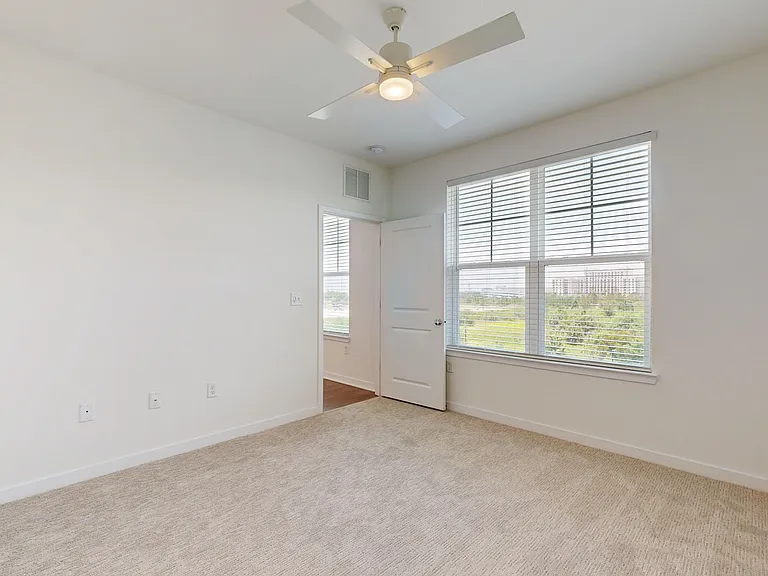 Essex Luxe Apartments — Photo 83
