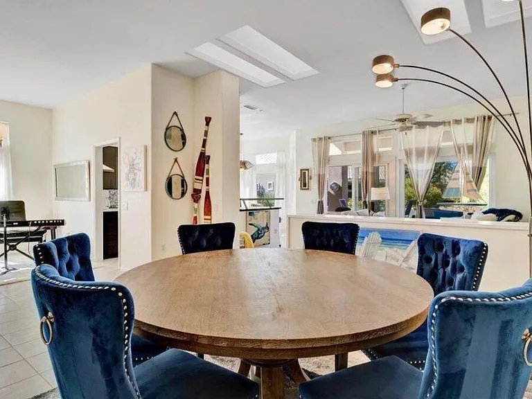 38635 Orangecrest Rd — Photo 4