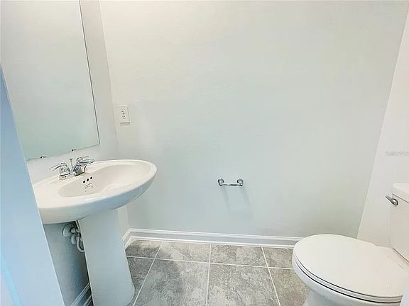 2nd image of 1811 Weir Blvd