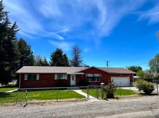 515 2nd Ave E, Gooding, ID 83330