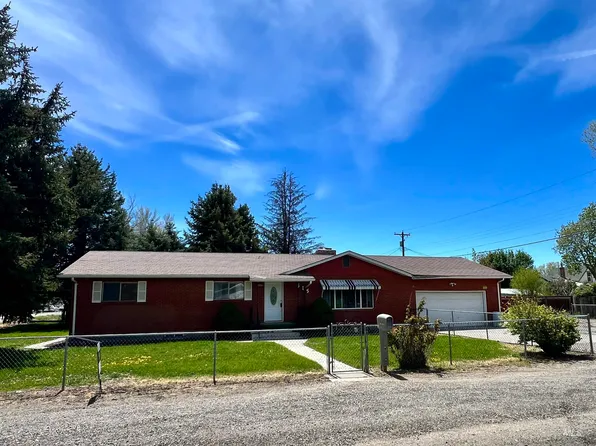 515 2nd Ave E, Gooding, ID 83330