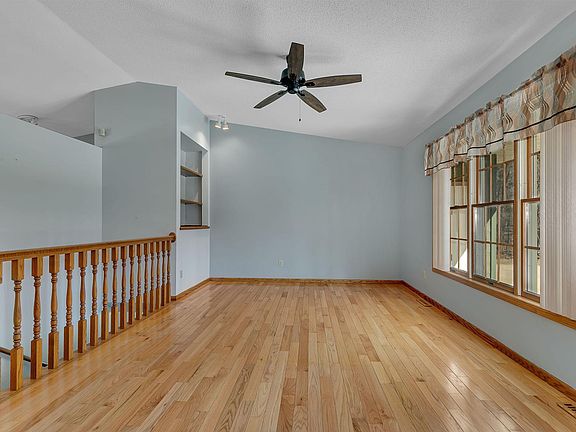 5th image of 31325 Larkspur Ln