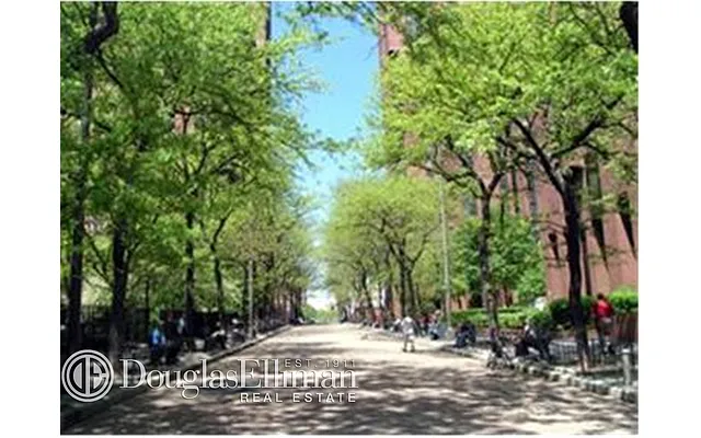 Rented by Douglas Elliman | media 8