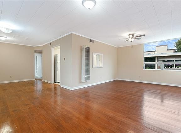 5th image of 330 Jewel St APT C