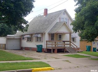 306 N Charles St, Macomb, IL 61455