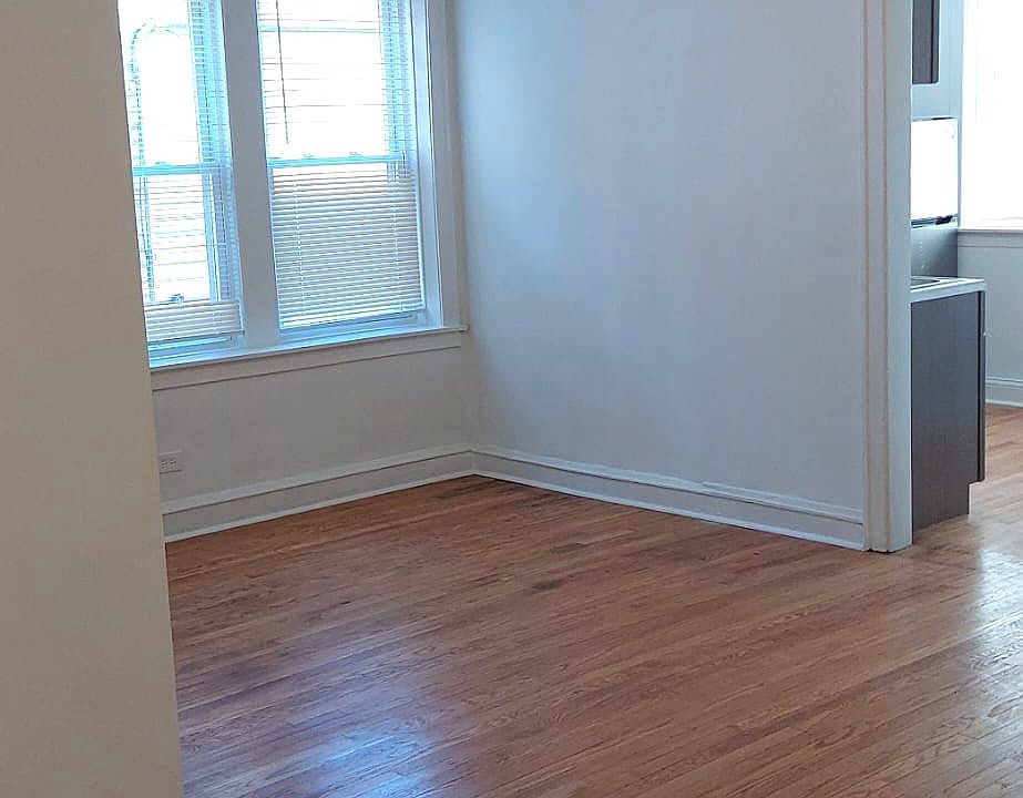 1st image of 1101 N Avers Ave #16060154