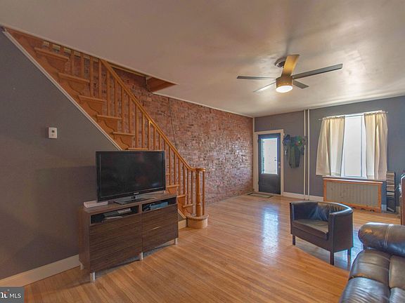 5th image of 4226 Richmond St