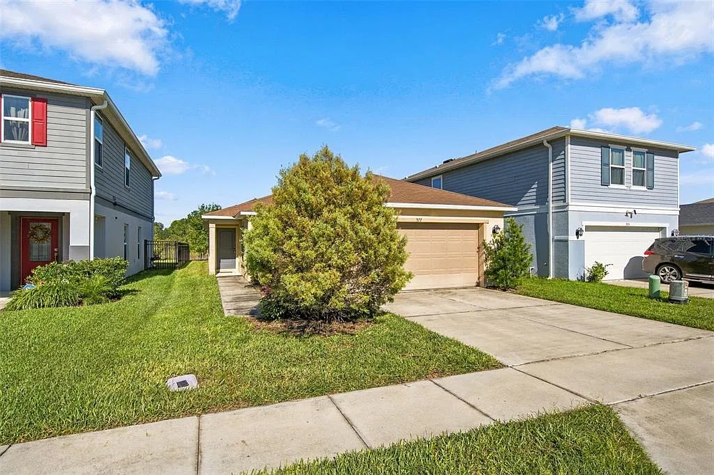 3 bed, 2.0 bath, 1524 sqft, $2,000 — Photo 2