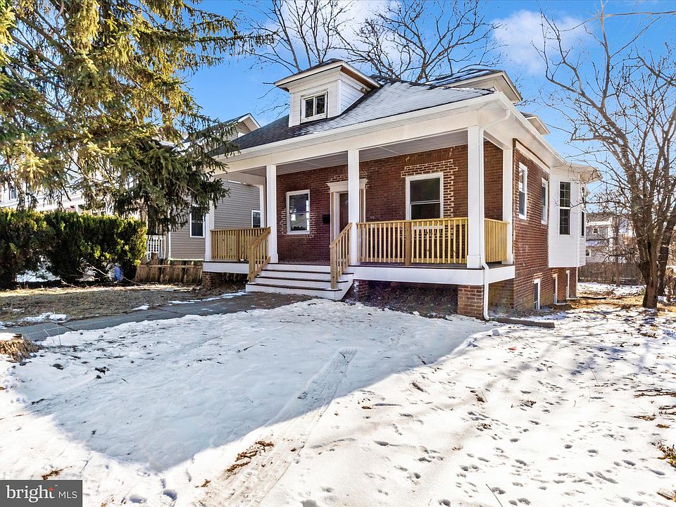 1st image of 2919 Woodland Ave