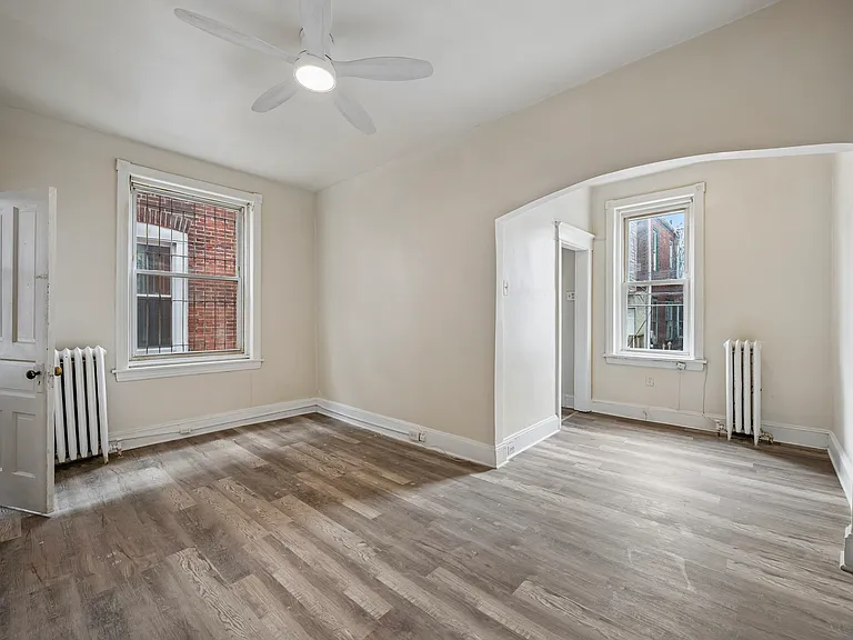 212 N 52nd St #2R — Photo 3