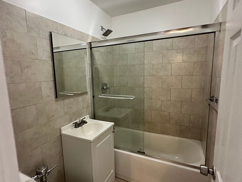 1st image of 3507 Laconia Ave #3