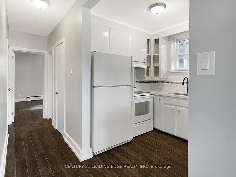15 Virginia Ave #LOWER — Photo 3