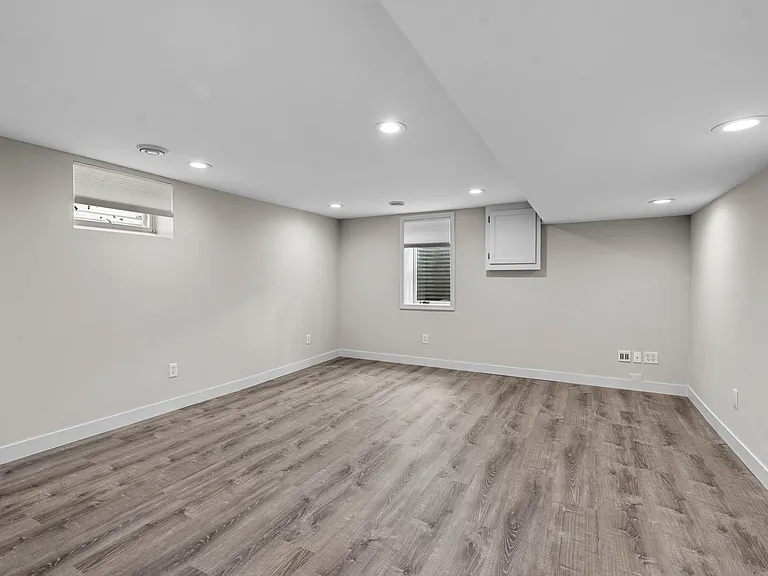4705 France Ave S — Photo 15
